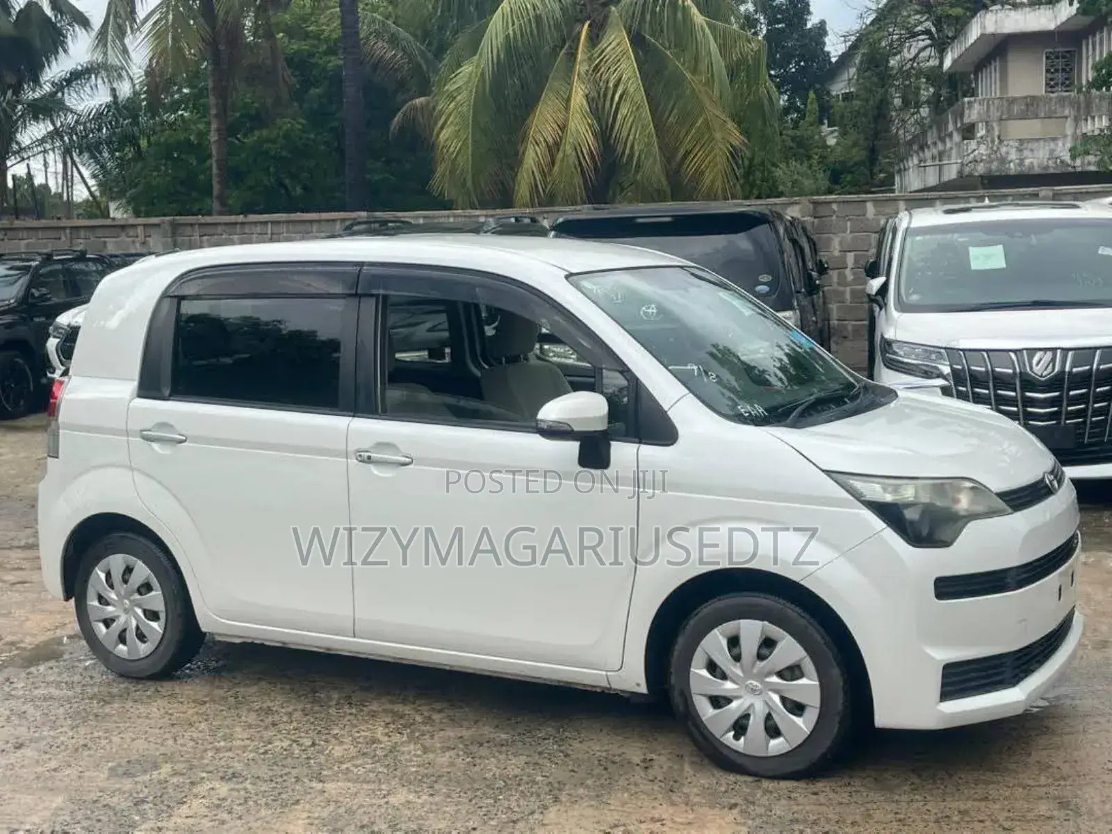 Toyota Spade 2012 Off white