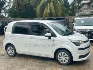 Toyota Spade 2012 Off white
