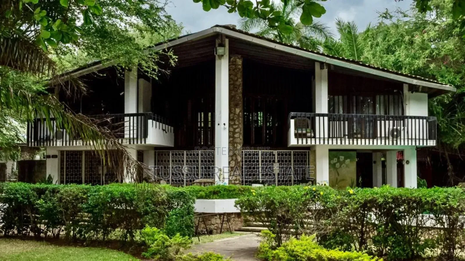 5bdrm House in Msaaani, Kinondoni for sale