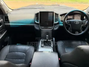 Toyota Land Cruiser 2017 Gray