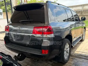 Toyota Land Cruiser 2017 Gray