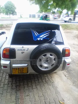 Toyota RAV4 1999 White