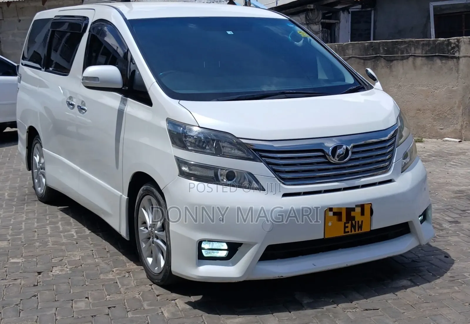 Toyota Vellfire 2009 White