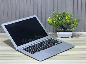 Laptop Apple MacBook 2017 8GB Intel Core I5 SSD 128GB