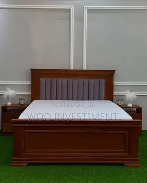 Vitanda Vya Mbao Quality Sana Hardwood Vinapatikana