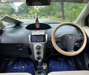 Toyota Vitz 2005 Blue