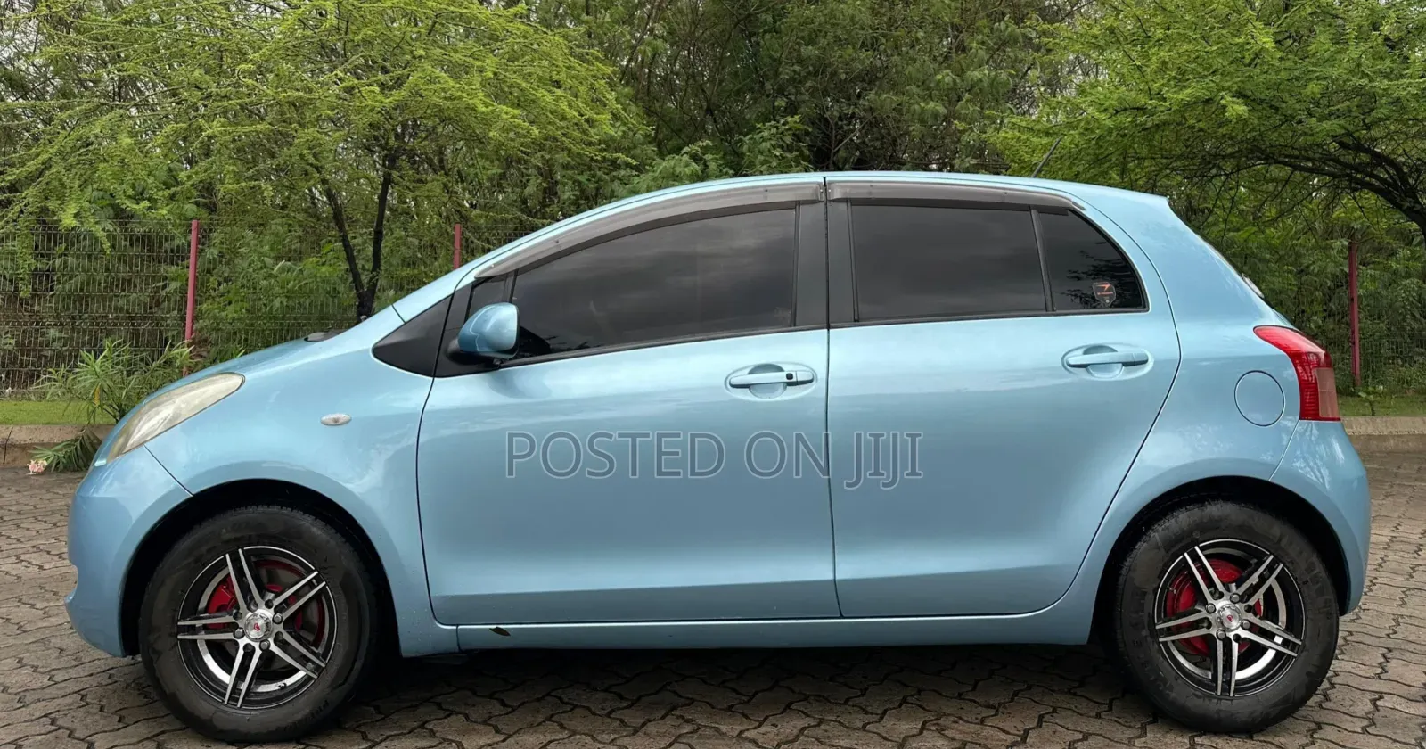 Toyota Vitz 2005 Blue
