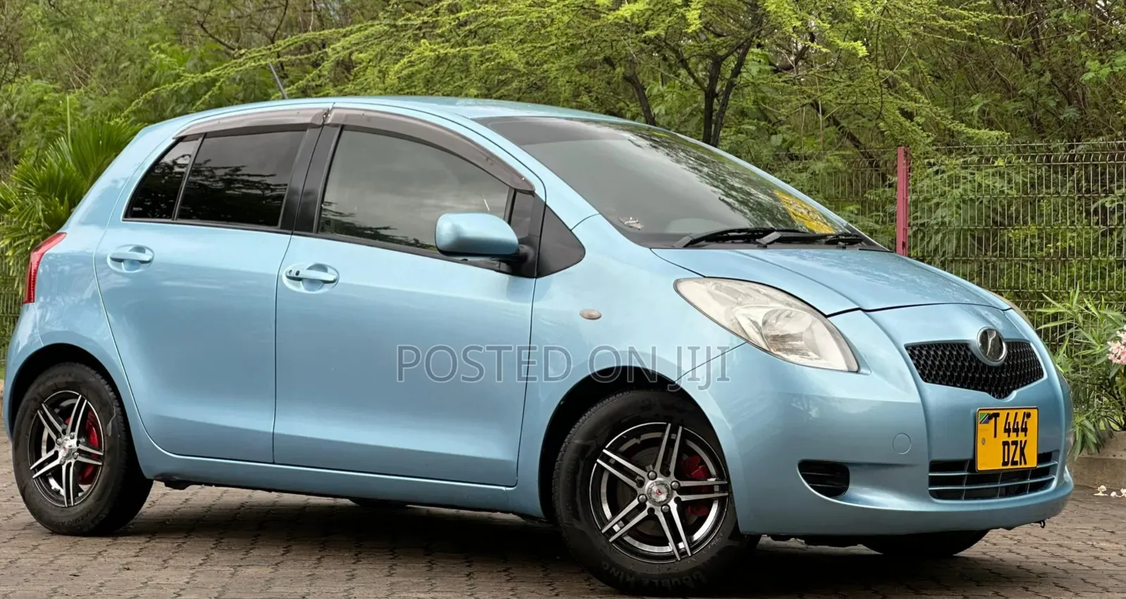 Toyota Vitz 2005 Blue