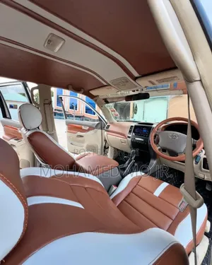 Full Interior Prado120