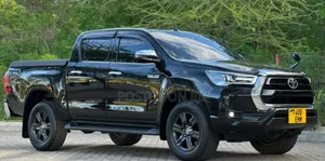 Toyota Hilux 2022 Black