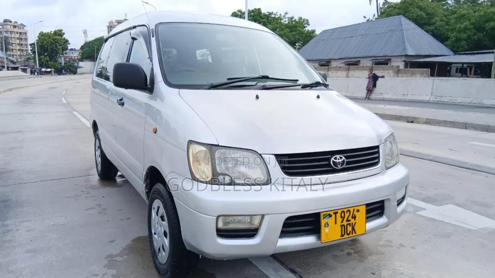Toyota Noah 2001 Silver