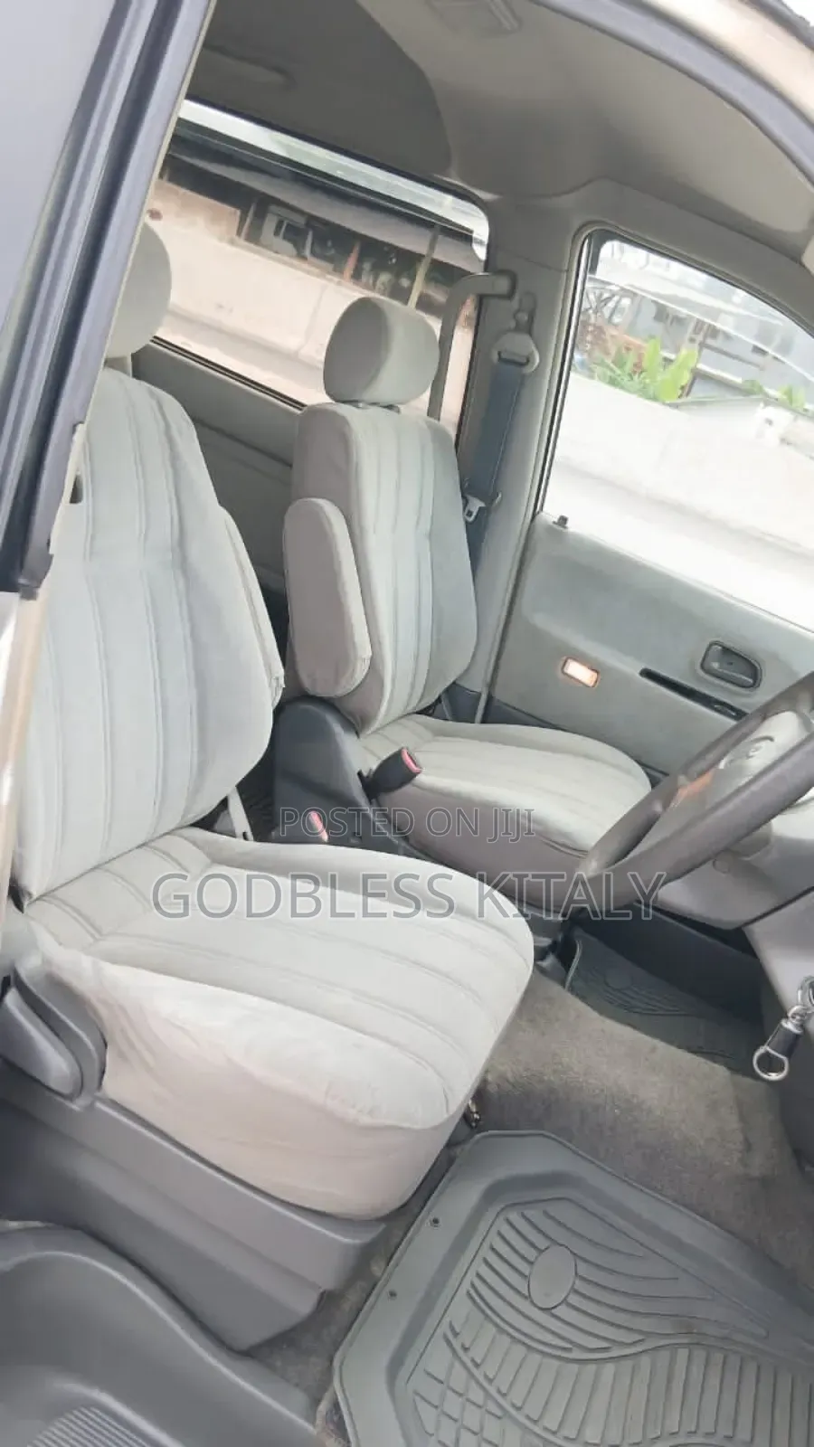 Toyota Noah 2001 Silver