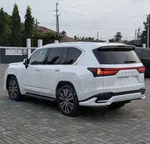 Lexus LX LX 600 2024 White