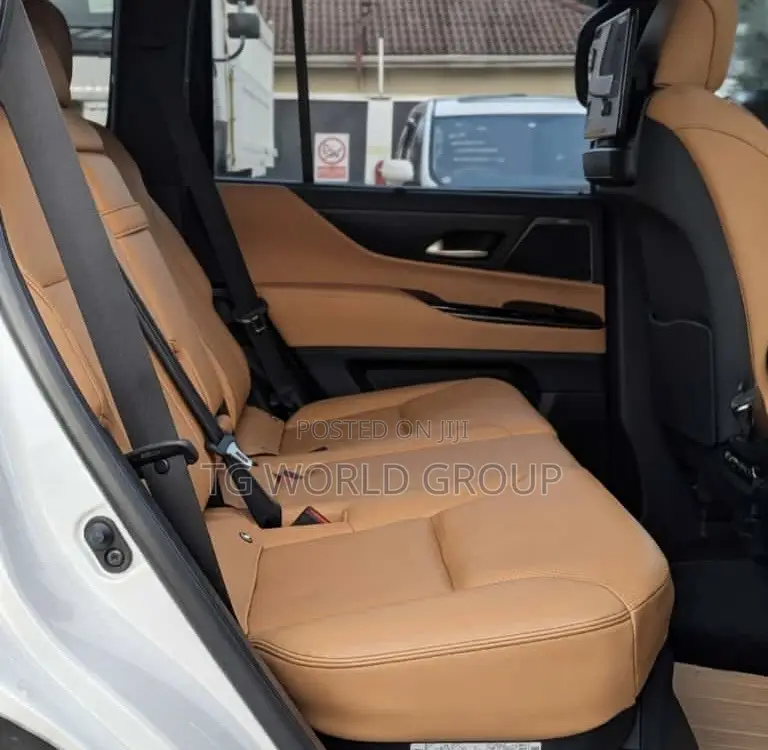 Lexus LX LX 600 2024 White