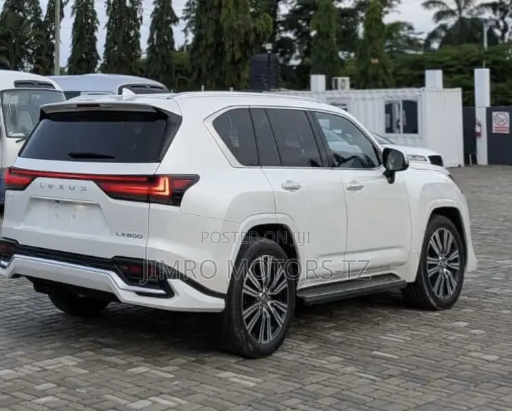 Lexus LX 2024 White