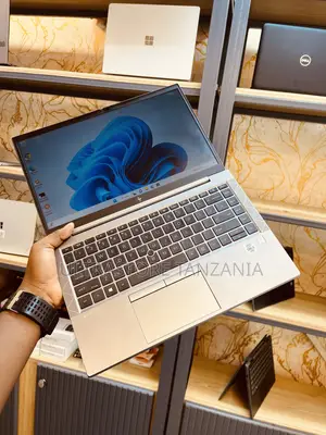 New Laptop HP ZBook Firefly 14 G7 16GB Intel Core I5 SSD 512GB