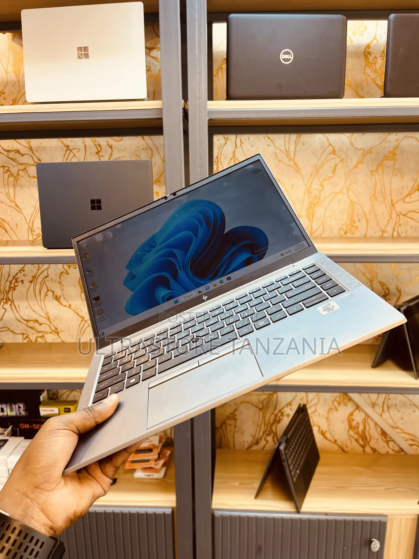 New Laptop HP ZBook Firefly 14 G7 16GB Intel Core I5 SSD 512GB