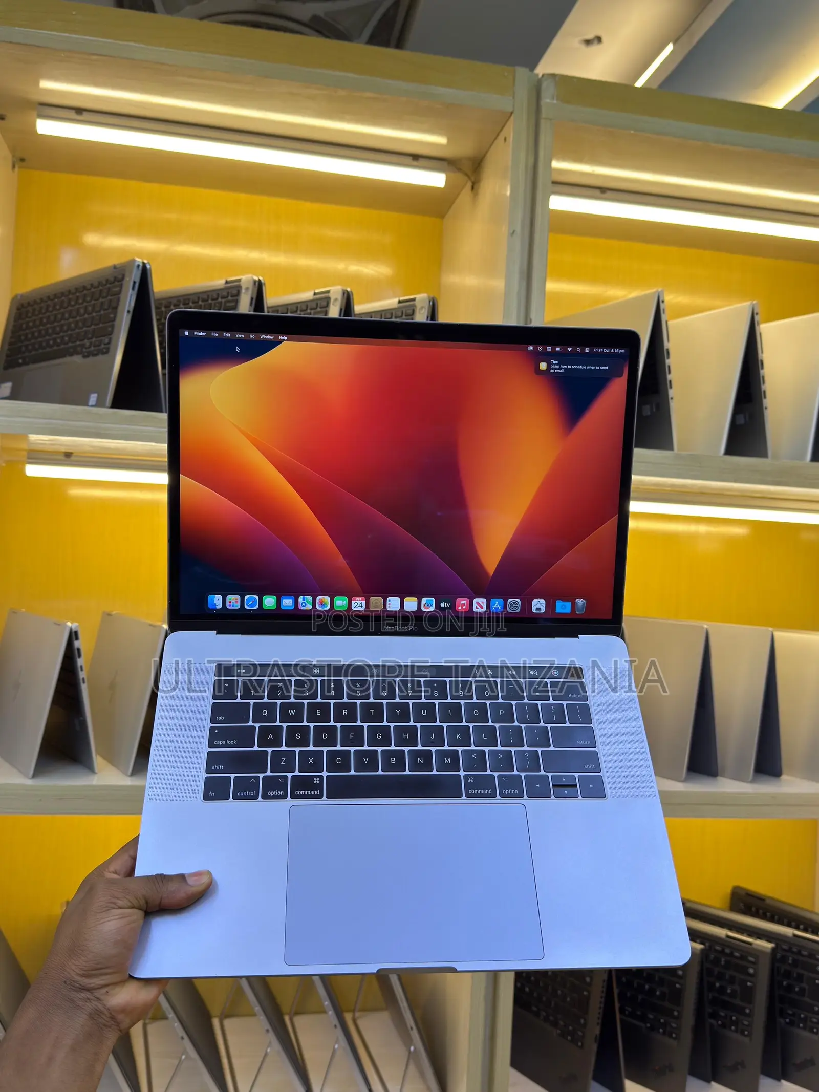 New Laptop Apple MacBook Pro 2019 16GB Intel Core I7 SSD 512GB