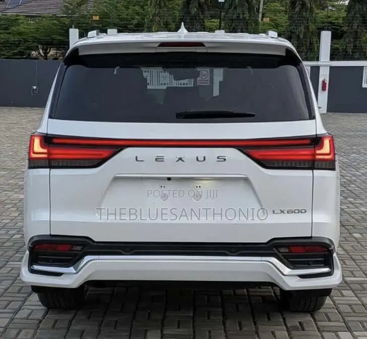 Lexus ES 2024 White