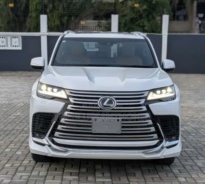 Lexus ES 2024 White