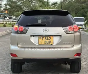Toyota Harrier 2005 Beige
