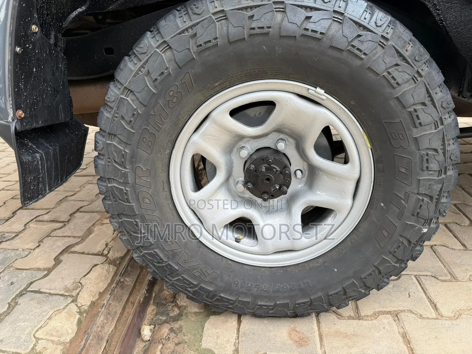 Toyota Land Cruiser 2000 Gray