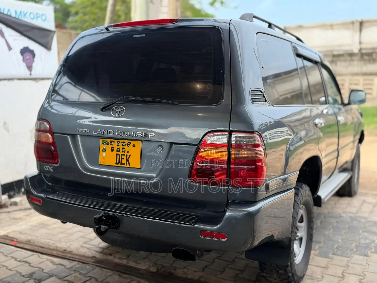 Toyota Land Cruiser 2000 Gray