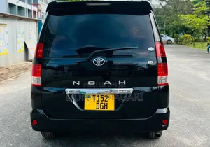 Toyota Noah 2006 Black