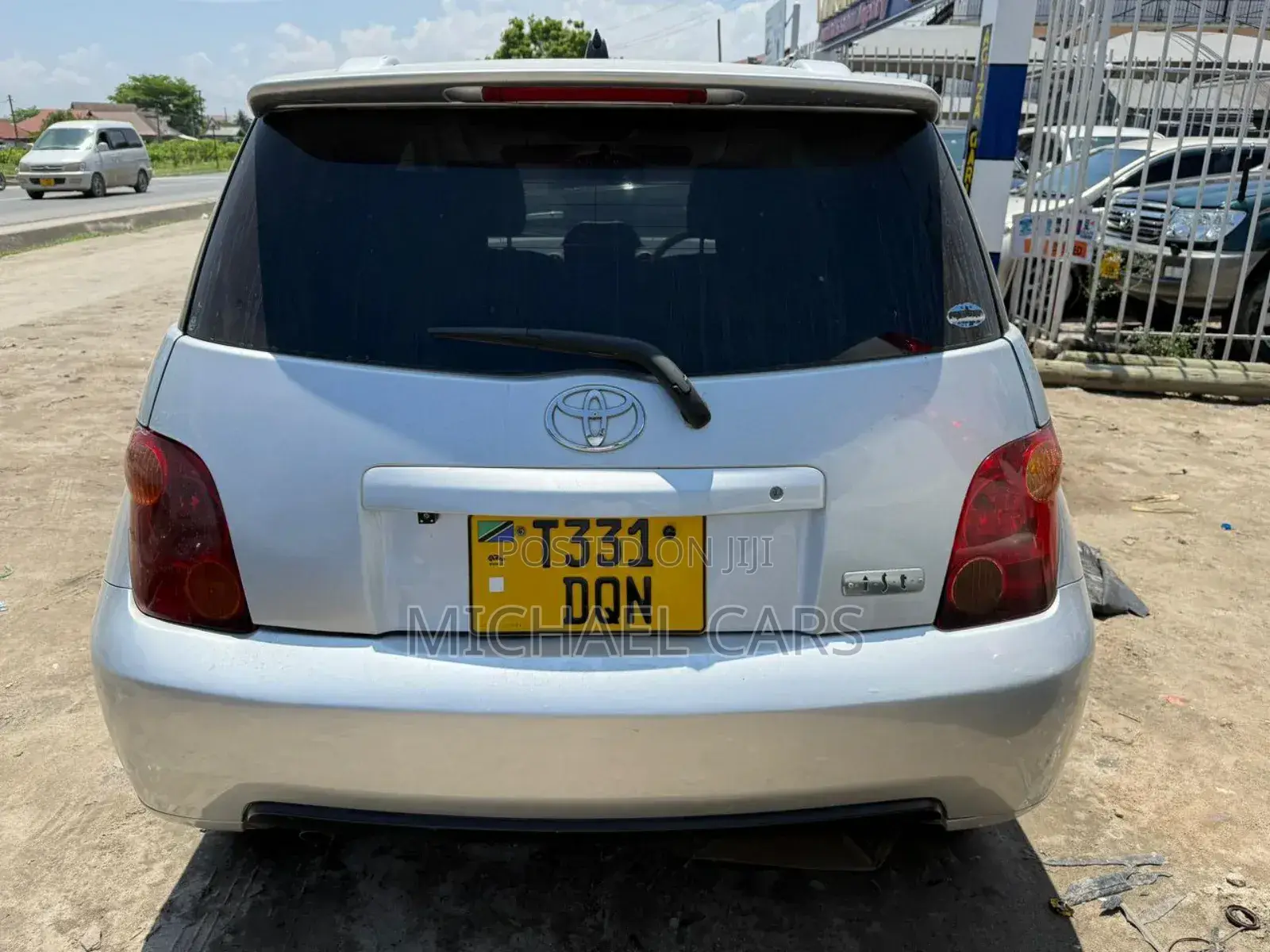 Toyota IST 2004 Silver