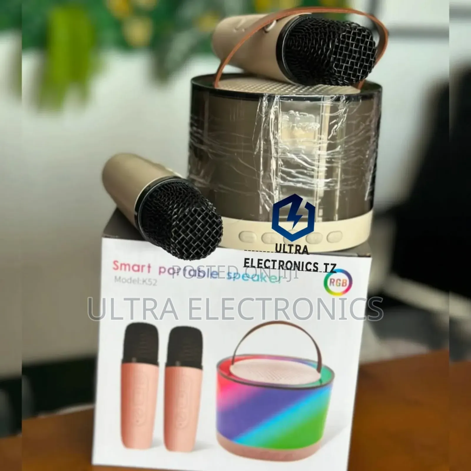 High Quality Smart Portable Karaoke Mini Bluetooth Speaker 2microphone