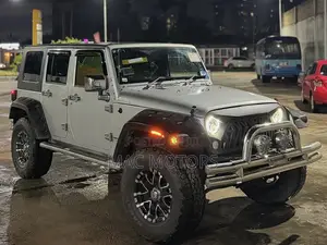 Jeep Wrangler 2010 Silver