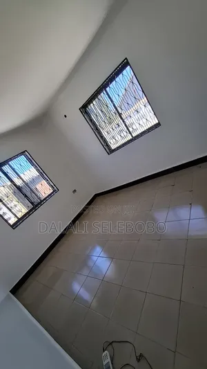 3bedrooms 4 Office Sinza. A