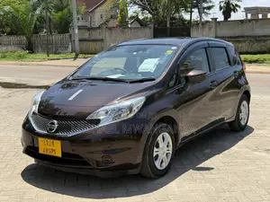 Nissan Note 2015 Maroon