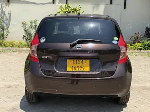 Nissan Note 2015 Maroon
