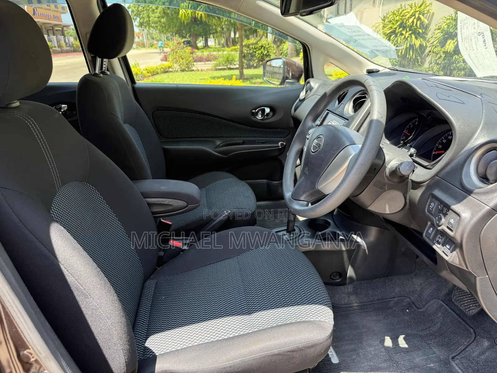 Nissan Note 2015 Maroon
