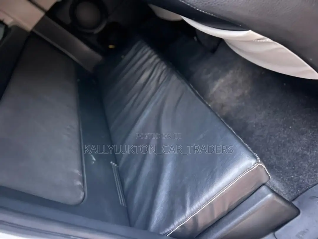 Toyota Hilux 2021 White