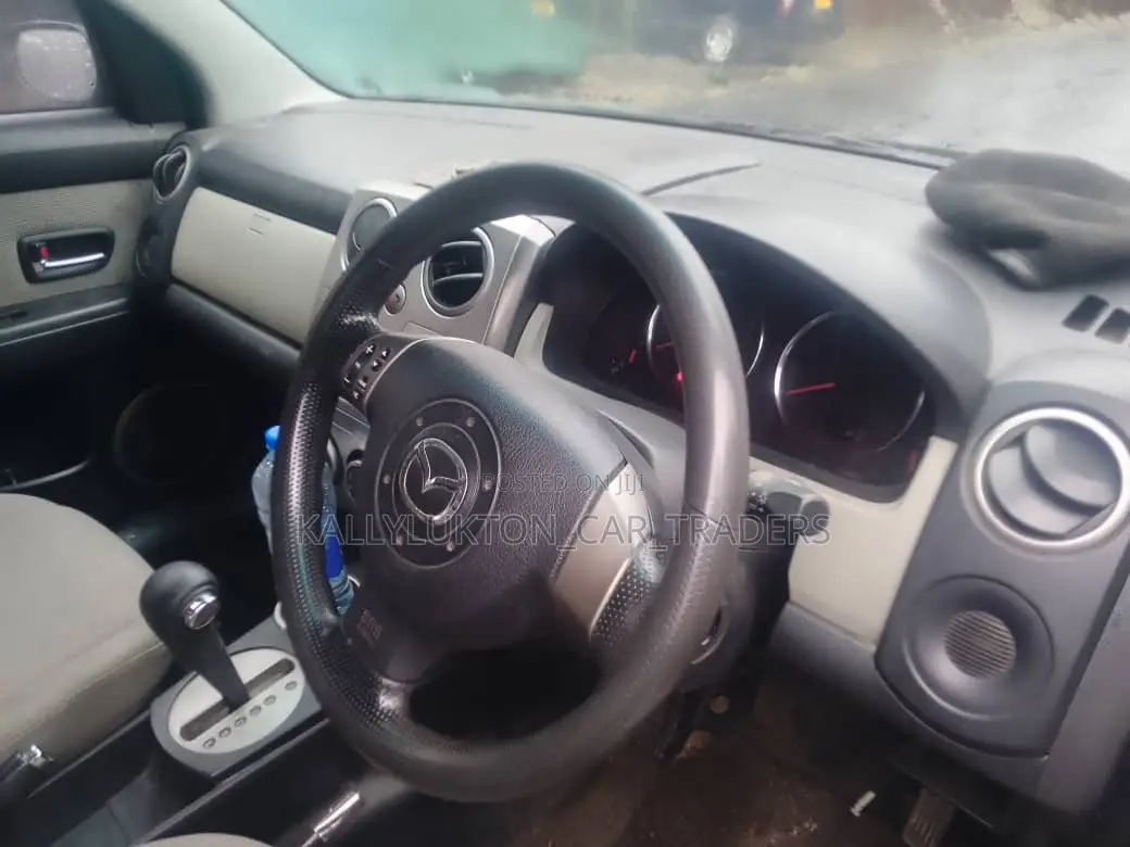 Mazda Verisa 2008 Maroon