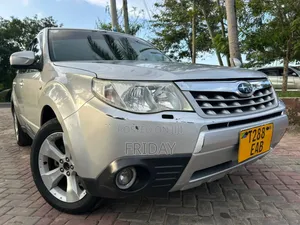 Subaru Forester 2011 Silver