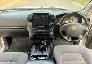 Toyota Land Cruiser 2008 White