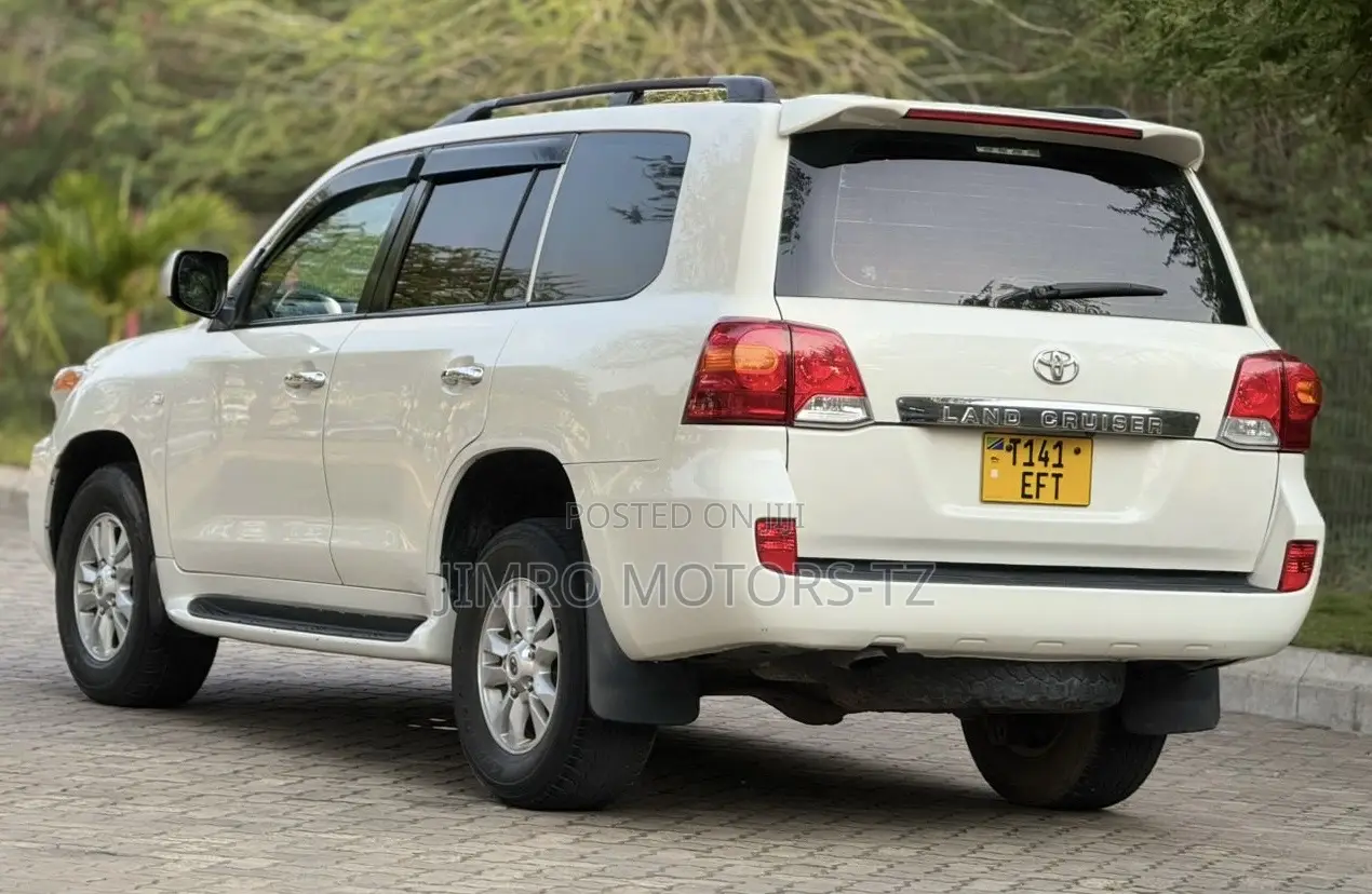 Toyota Land Cruiser 2008 White