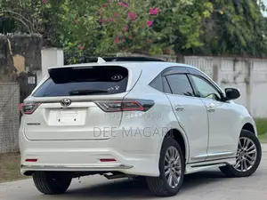 Toyota Harrier 2.0 2014 White