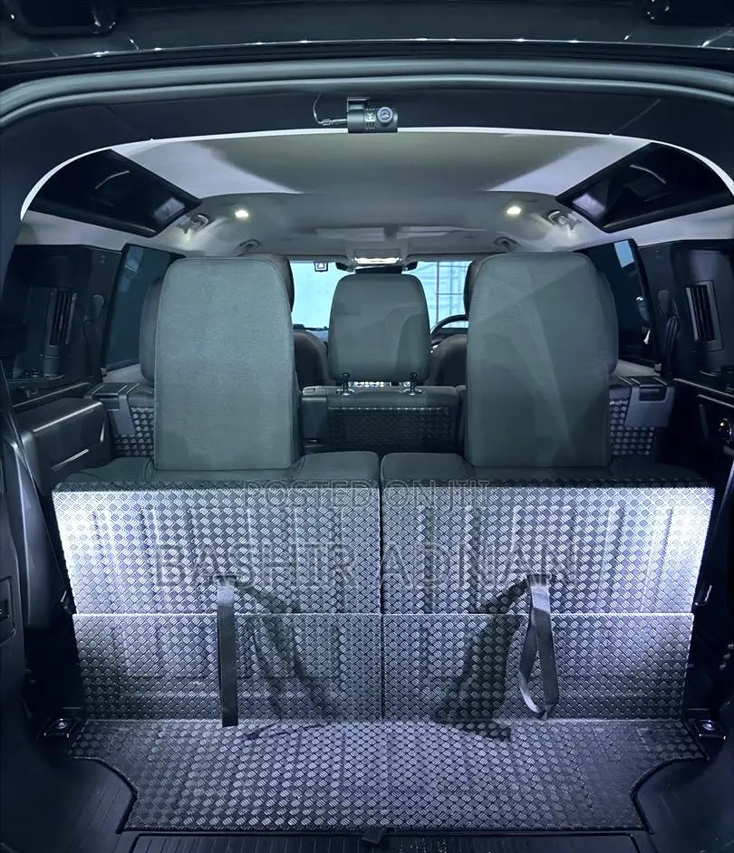 Land Rover Defender X-Dynamic HSE 2021 Green