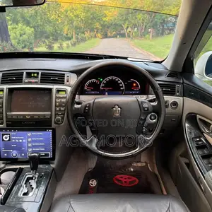 Toyota Crown 2004 White