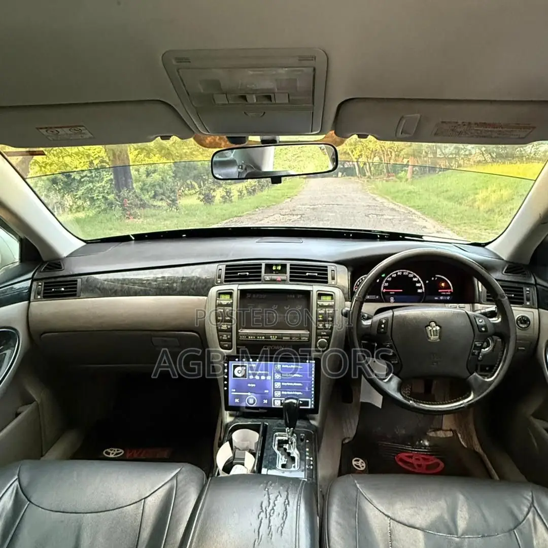 Toyota Crown 2004 White