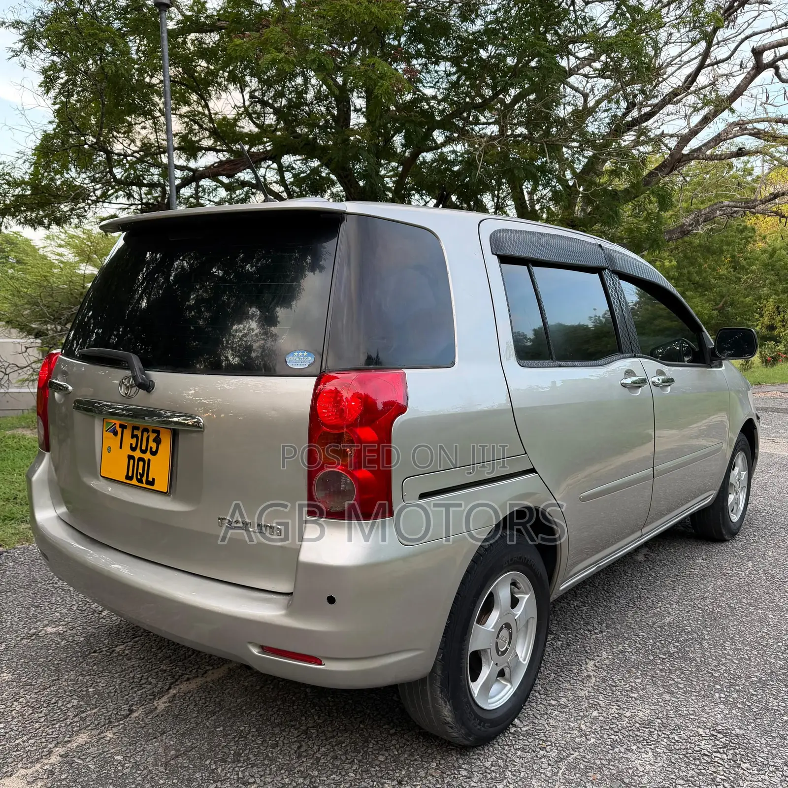 Toyota Raum 1.5 FWD 2004 Silver