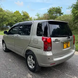 Toyota Raum 1.5 FWD 2004 Silver