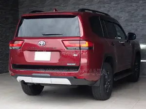 Toyota Land Cruiser 2023 Red