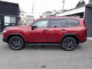 Toyota Land Cruiser 2023 Red
