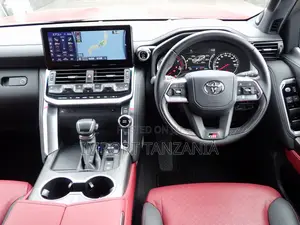 Toyota Land Cruiser 2023 Red