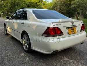 Toyota Crown 2004 White